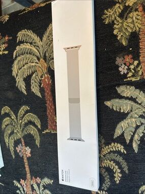 Apple Watch band Silver mesh NWT